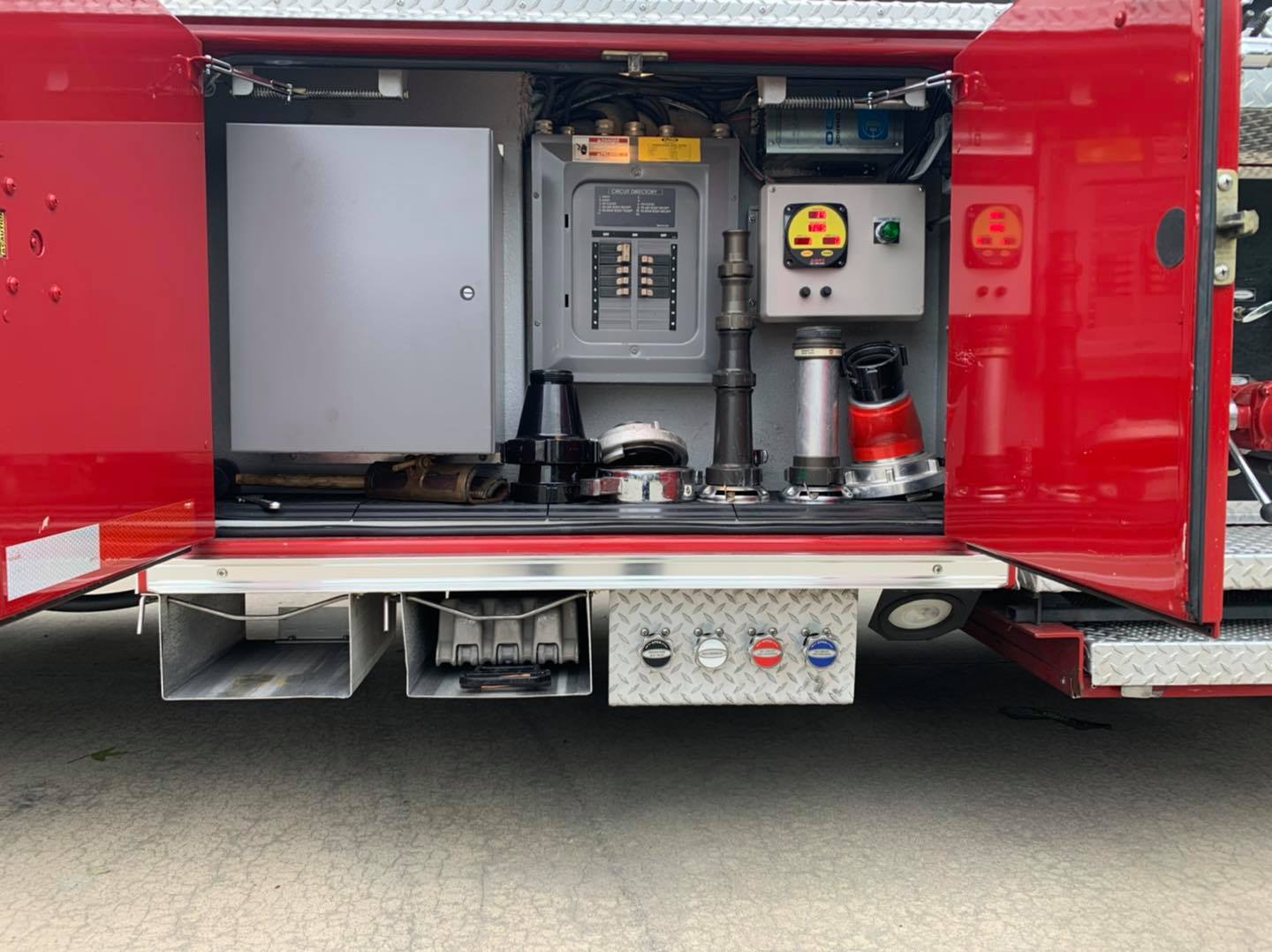 2004 Pierce Dash 100' MidMount Quint Used Truck Details